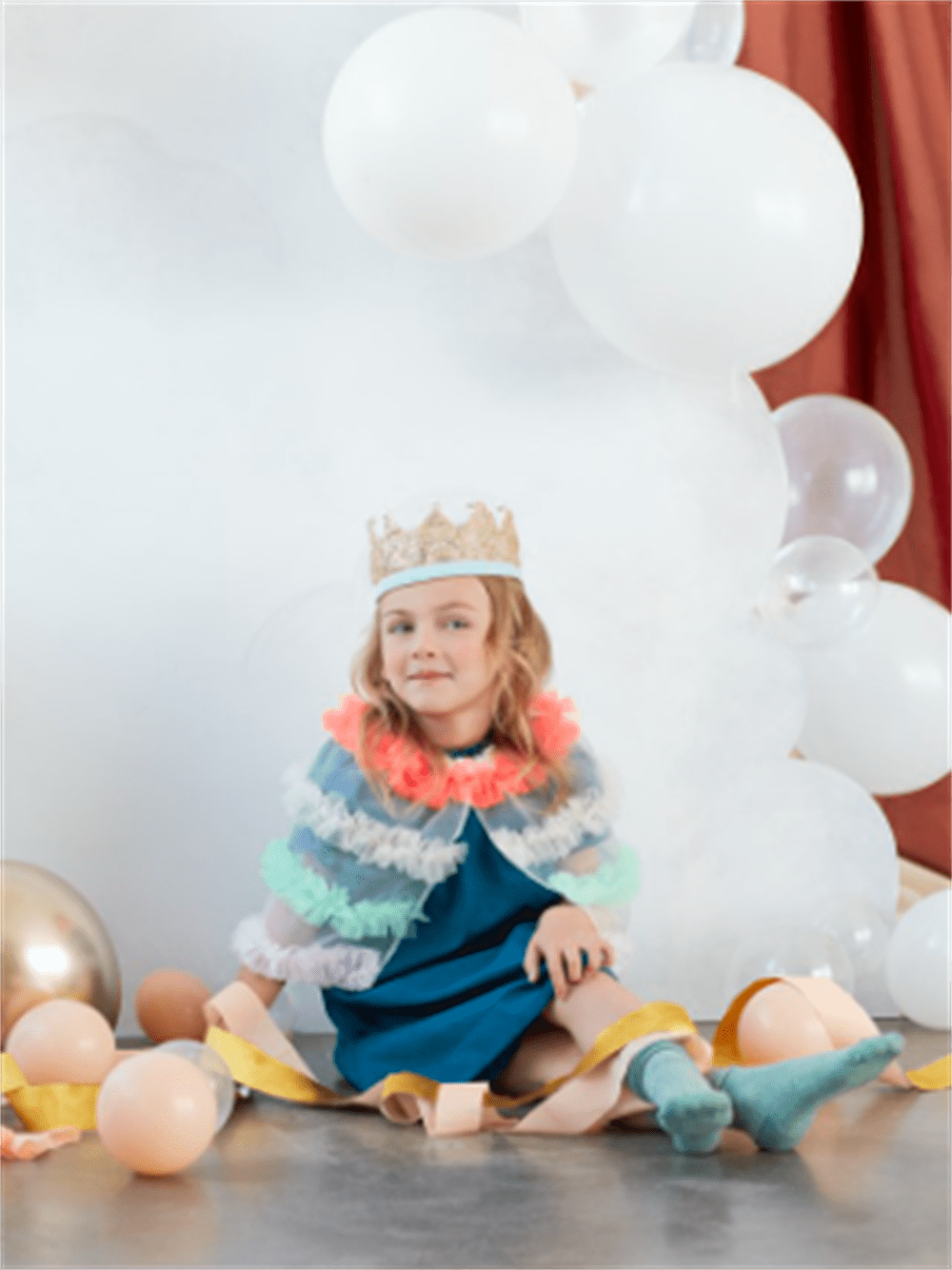 Altın Ve İncili Parti Tacı resmi