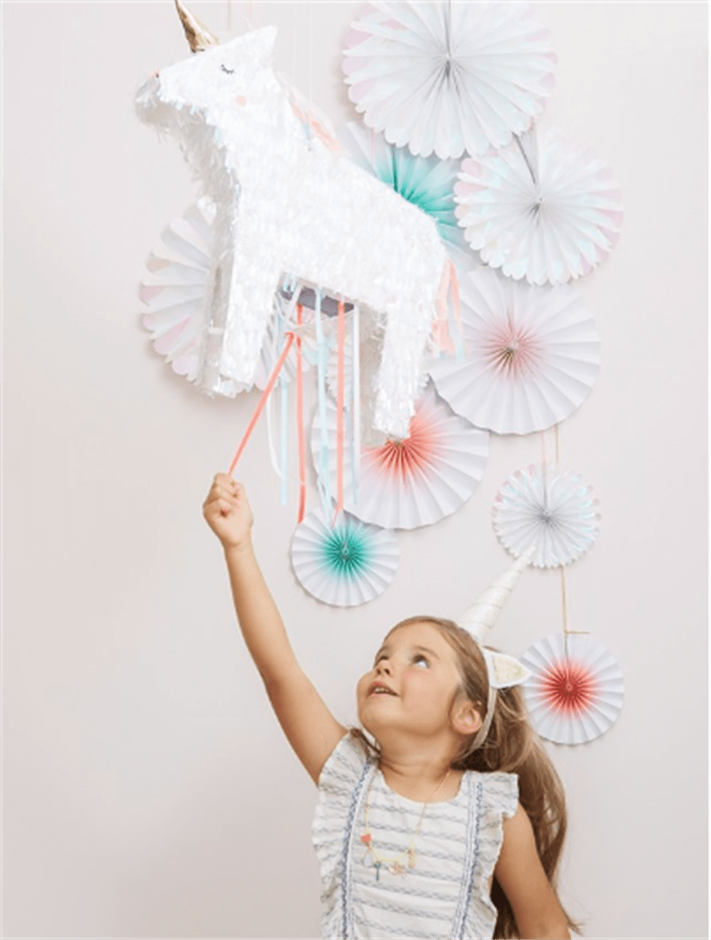 Unicorn Pinyata resmi